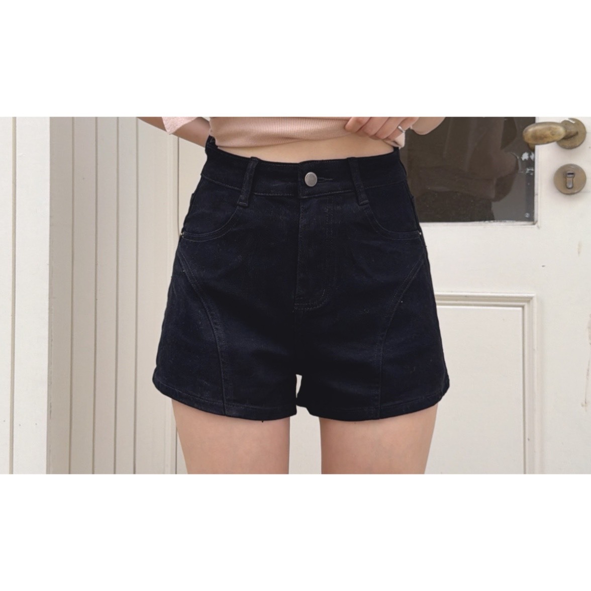 ［預購］🔥05.13春夏新品］💥必收品牌款🇰🇷正韓高腰超彈修身牛仔短褲（顯瘦黑/SML）