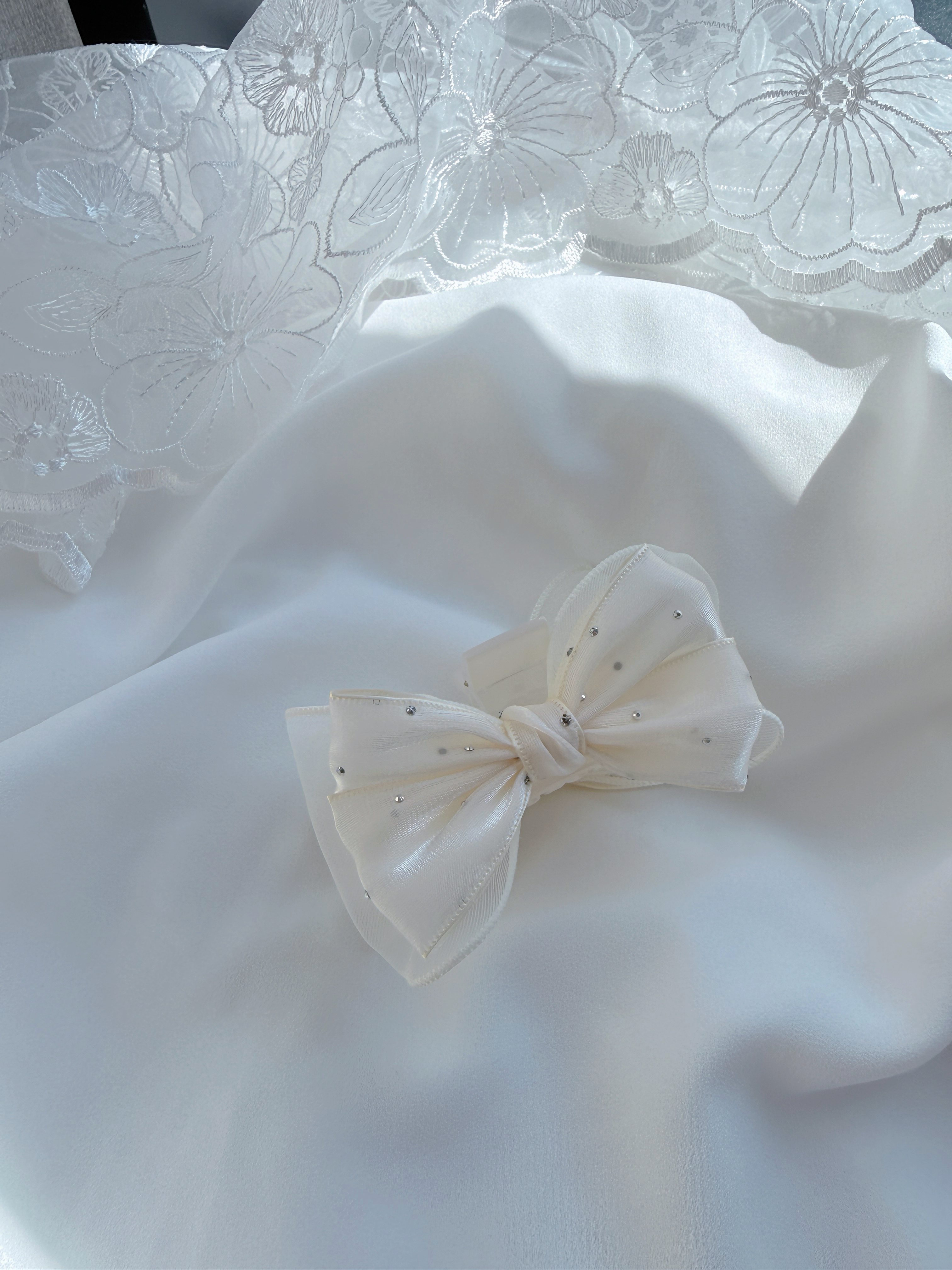 *BJ2 HANDMADE* THE SPARKLE MOTHER PEARL BABY HAIRCLAW 260512