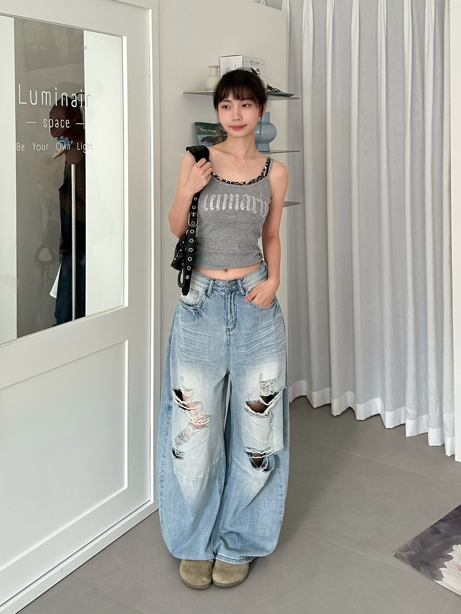酷各懂穿系列：割破感刷白牛仔彎刀褲