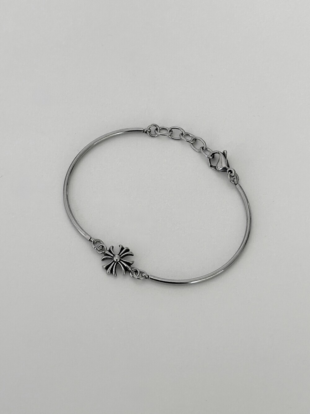 韓國限定🇰🇷 OFUSE cross round bracelet 歌德風 十字架 手鍊 手環 不鏽鋼材質 aespa Giselle同款 內永枝利 / 預購