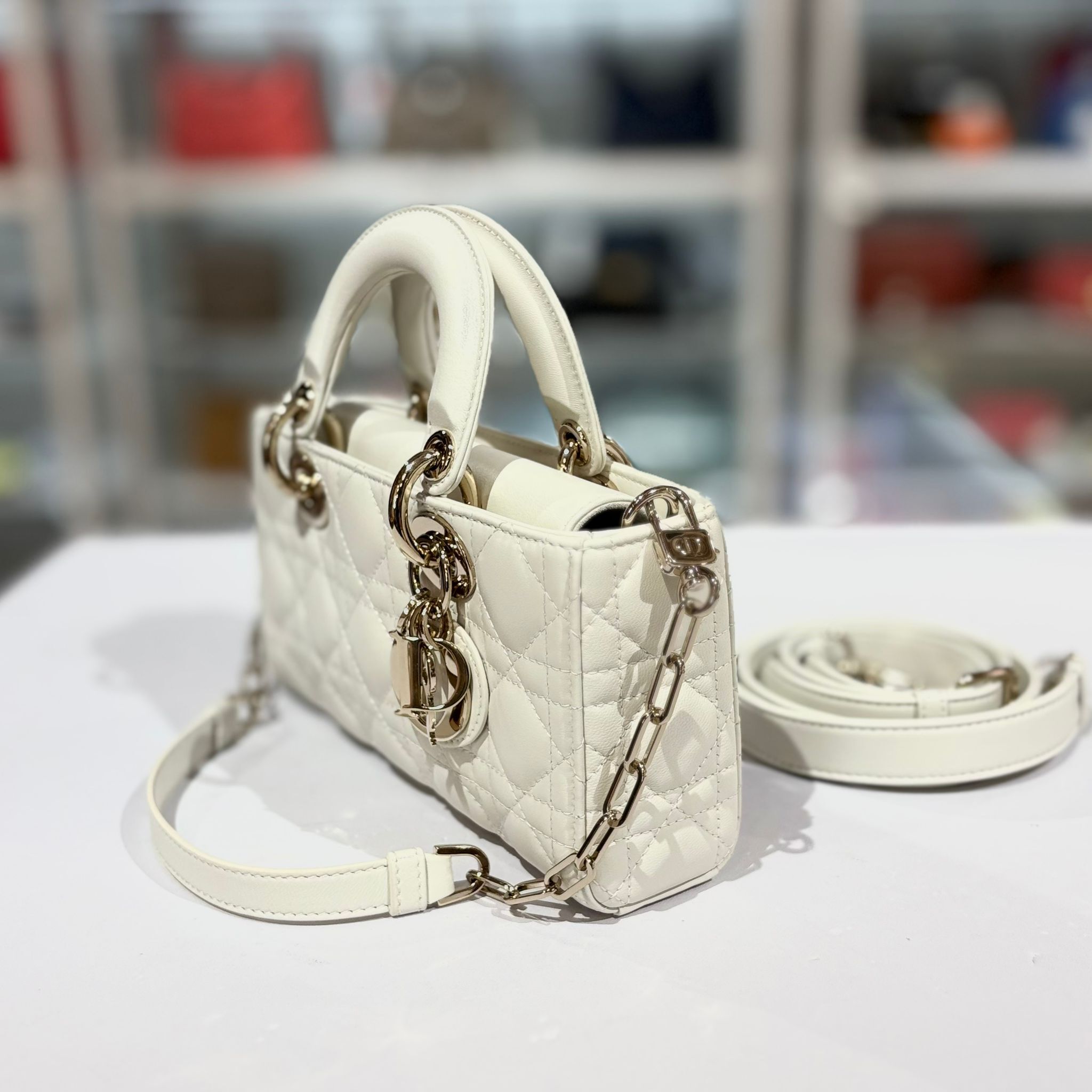 全新DIOR Small Lady D-Joy 小碼 M0613ONGE M030 奶白色 Cannage 藤格紋圖案羊皮 #BRAND NEW #香榭站正品