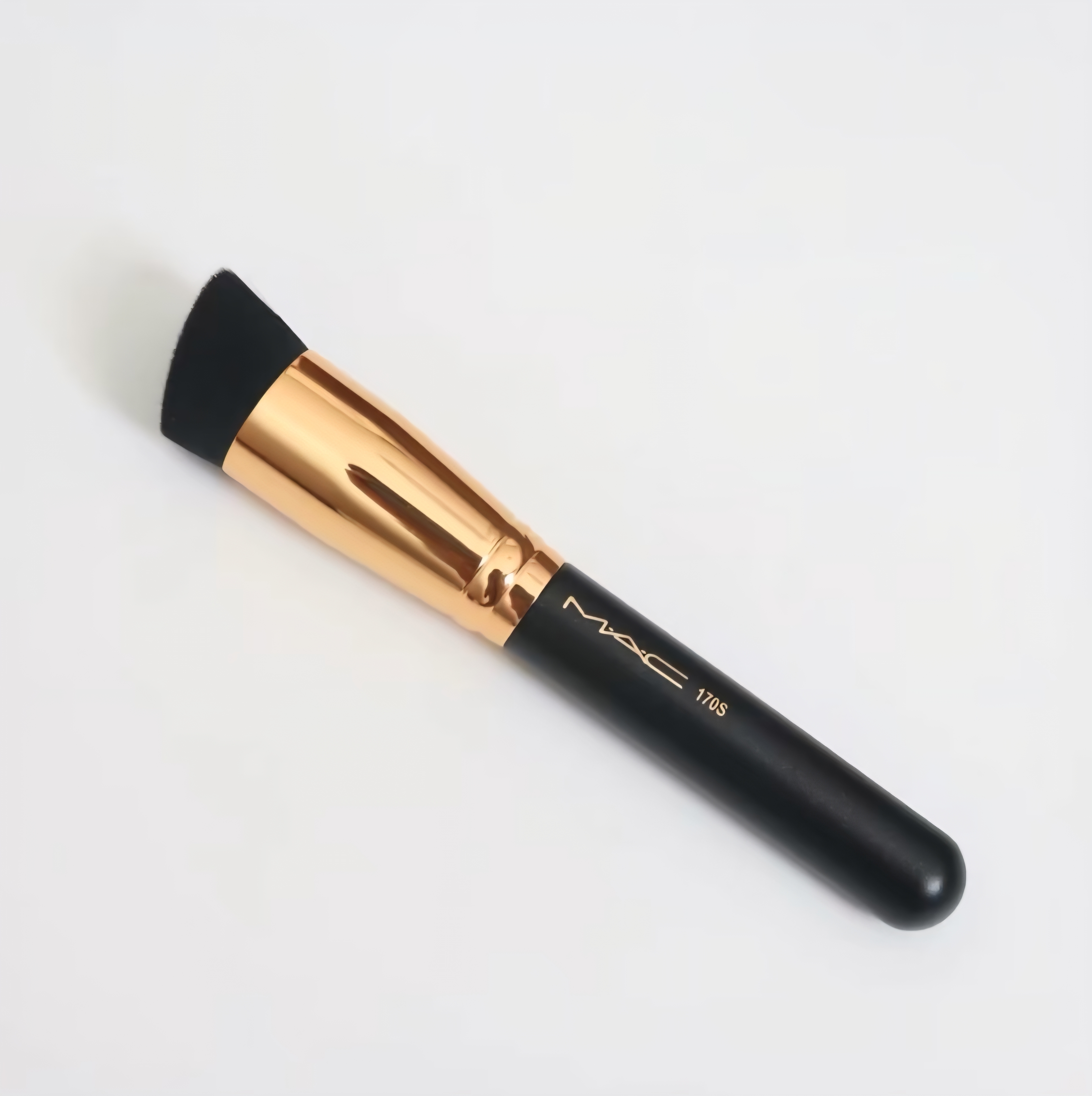 MAC 黑金斜角粉底刷 170S