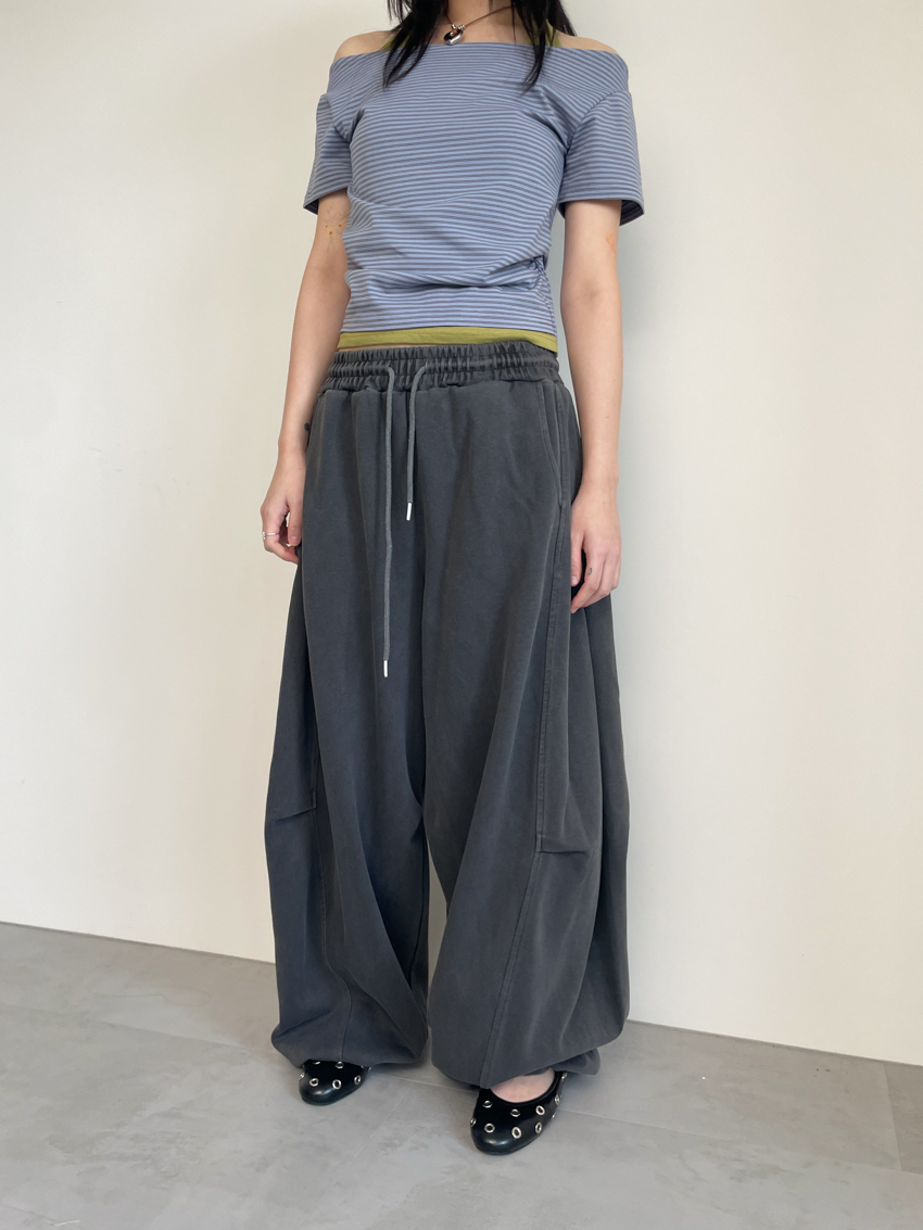 (UNISEX) washed center seam drawstring cotton trousers in CHARCOAL