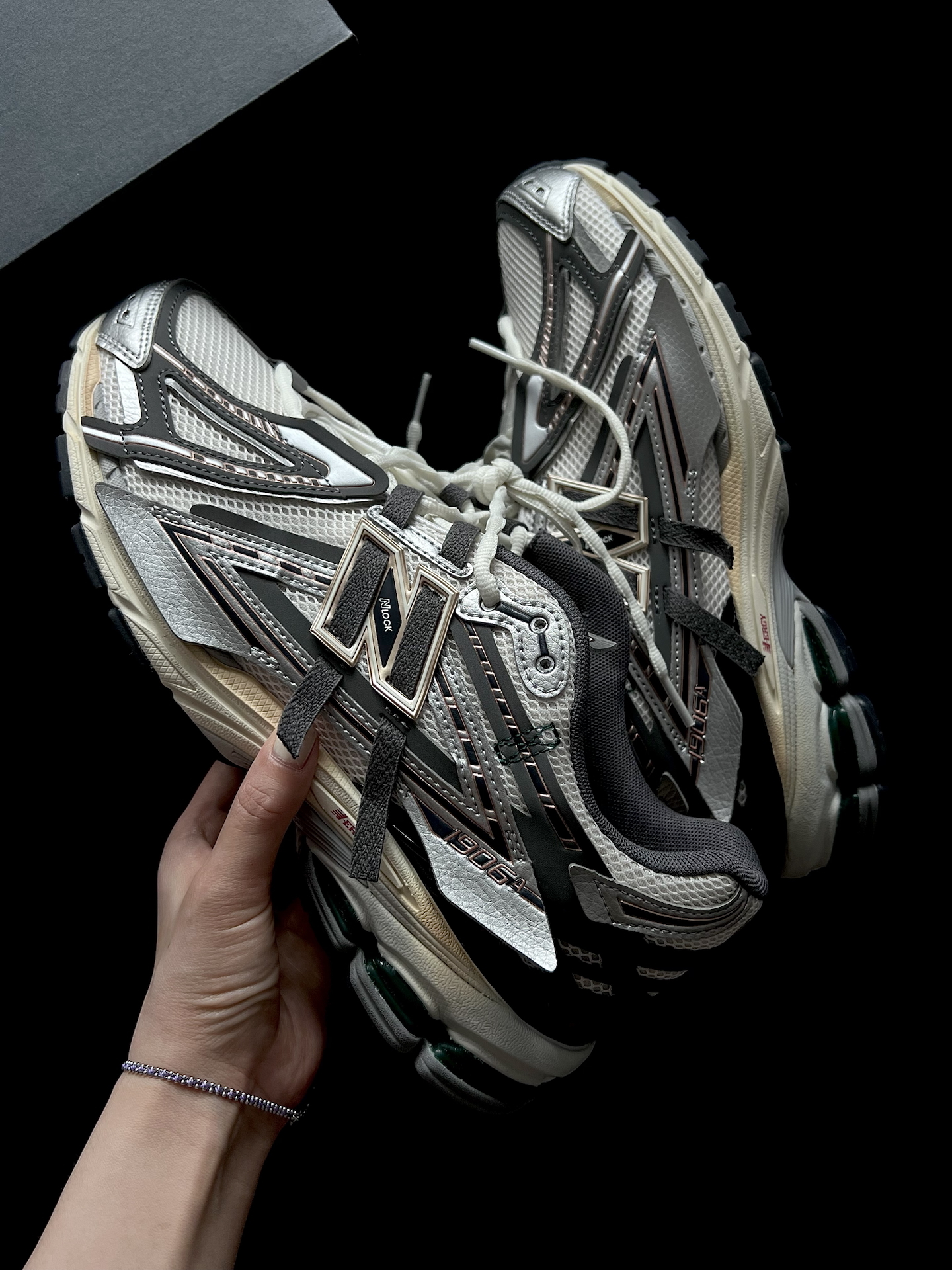 代購-NEW BALANCE NB1906 'Silver Gold Metallic' 灰銀 解構 復古跑鞋 【M1906AD】