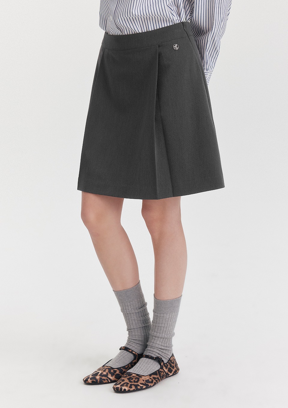 Marie Claire｜Tuck mini skirt (M size) 少量存貨