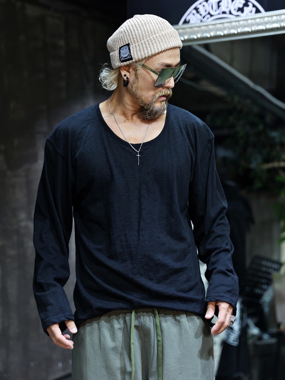 Slavic U-neck loose T-shirt