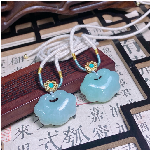 JAD-JJG0515-009 翡翠如意鎖吊墜-LF00089 (配合金珠珠鏈) (A9)帶證書
