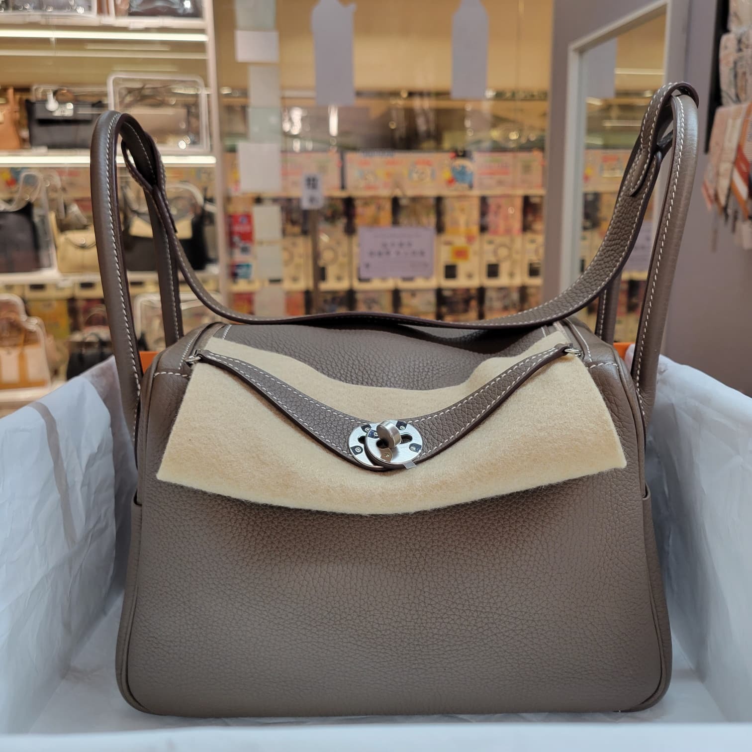UNUSED HERMES LINDY 26 ETOUPE CK 大象灰銀扣