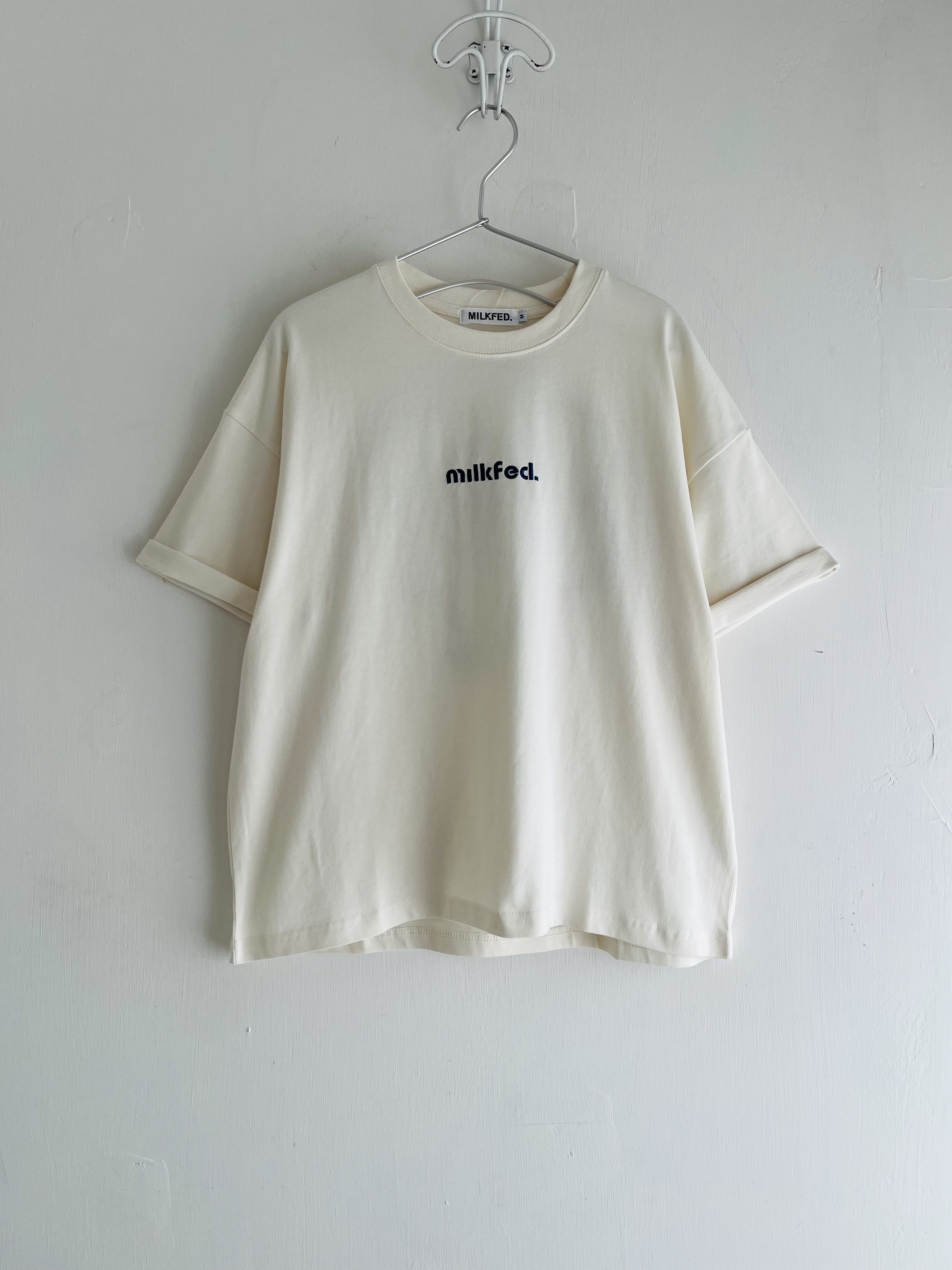 米白色刺繡花花🌼tee