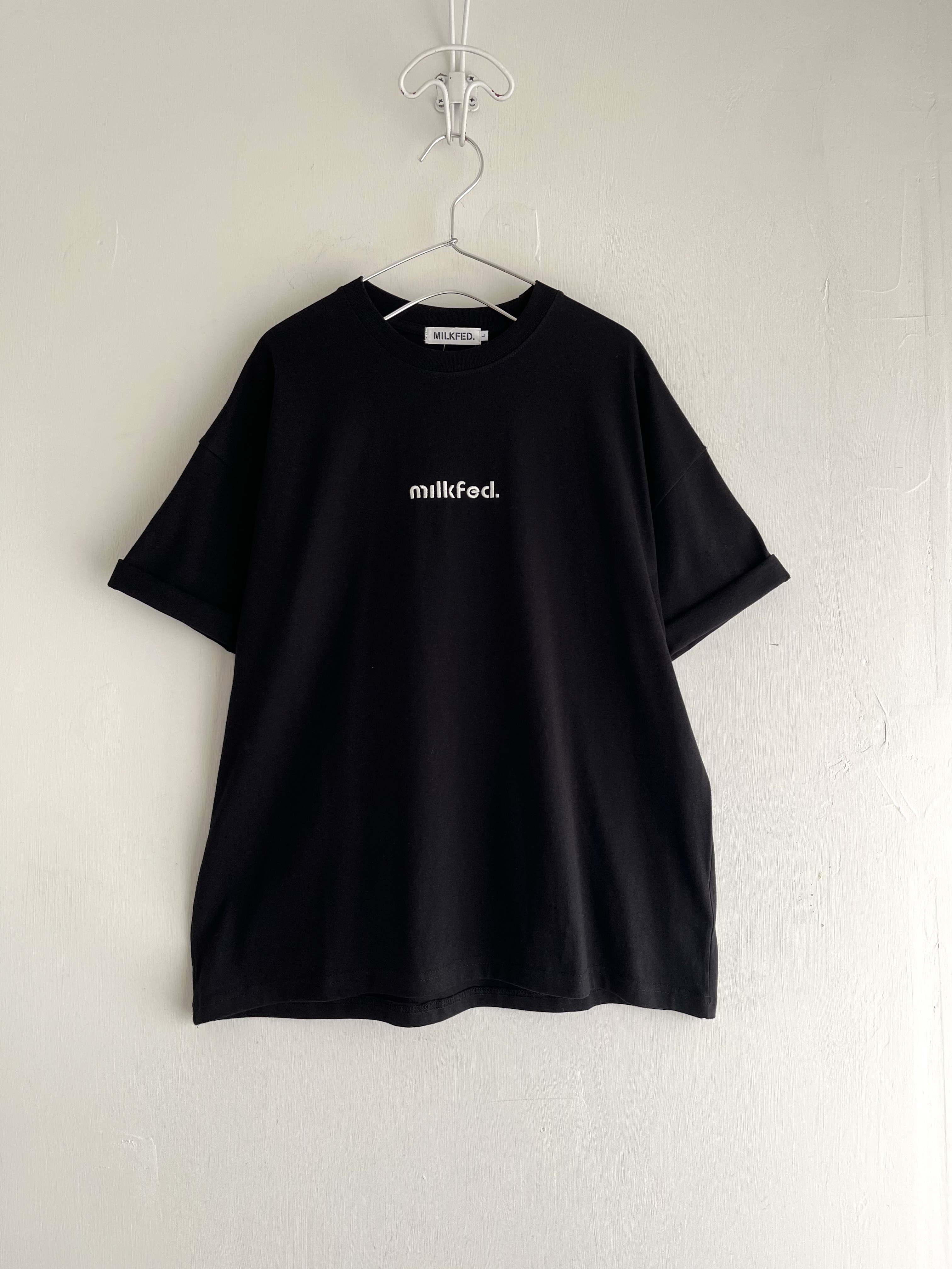 MILKFED黑色刺繡花花🌼tee