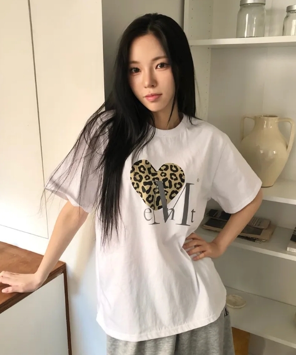 （現貨）MUCENT 愛心 棕色豹紋 logo款 短T P00000ZA