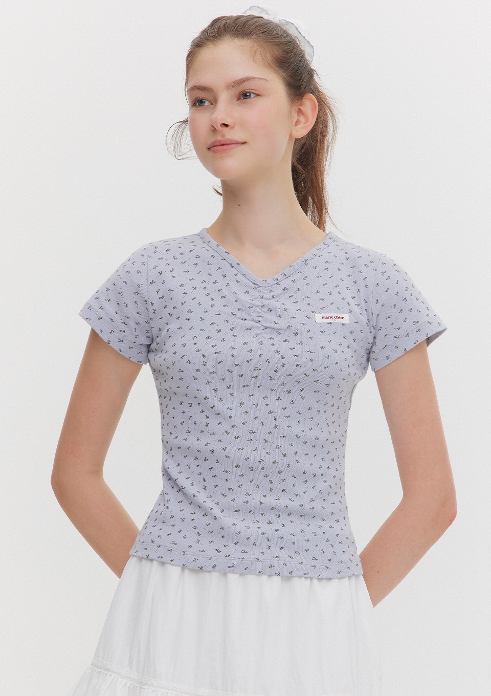 Marie Claire｜V neck Flower T (2colors)