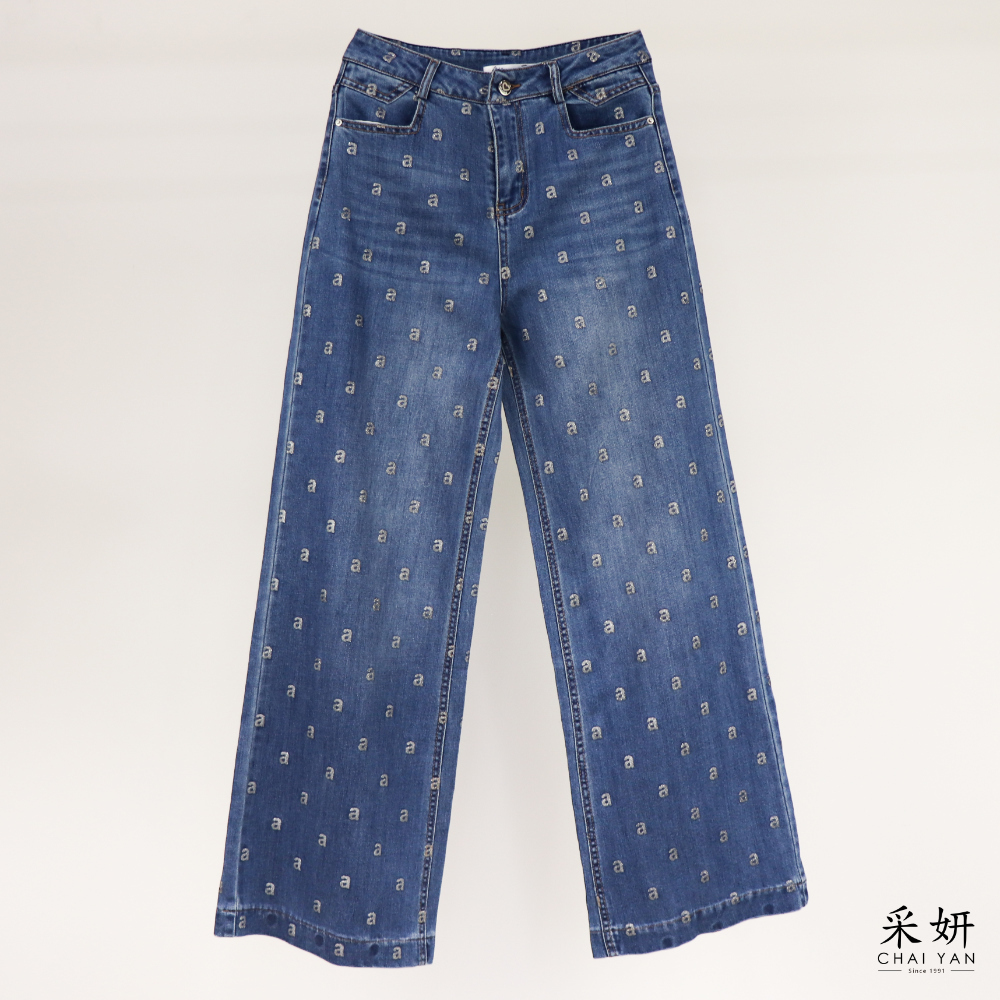 亮粉字母鈕釦微喇牛仔褲