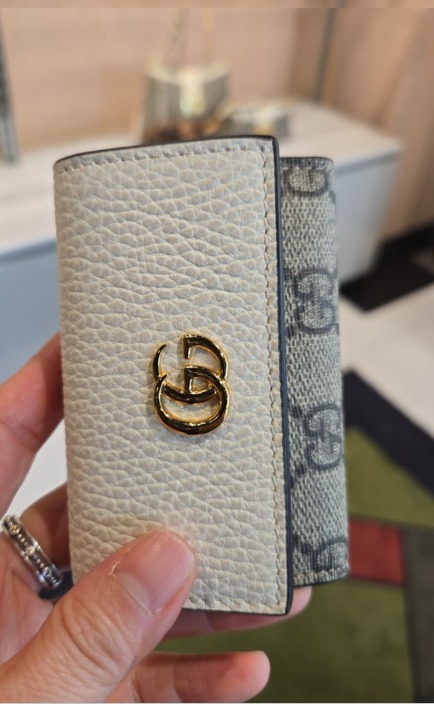V71 Gucci GG Marmont key case