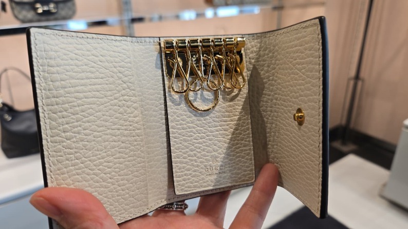 V71 Gucci GG Marmont key case