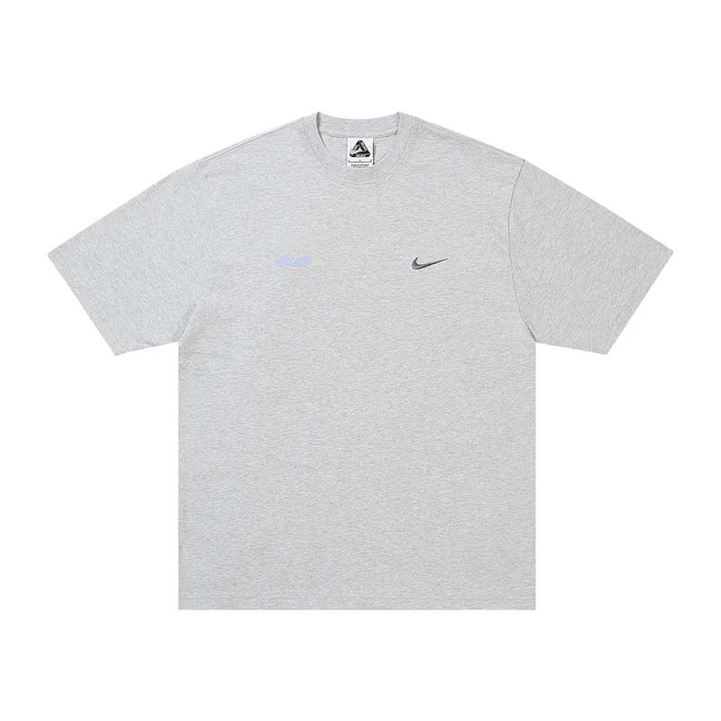 Palace x Nike Font Swoosh Tee 聯名 休閒 短袖 灰色 P28NTS005 [台灣現貨]