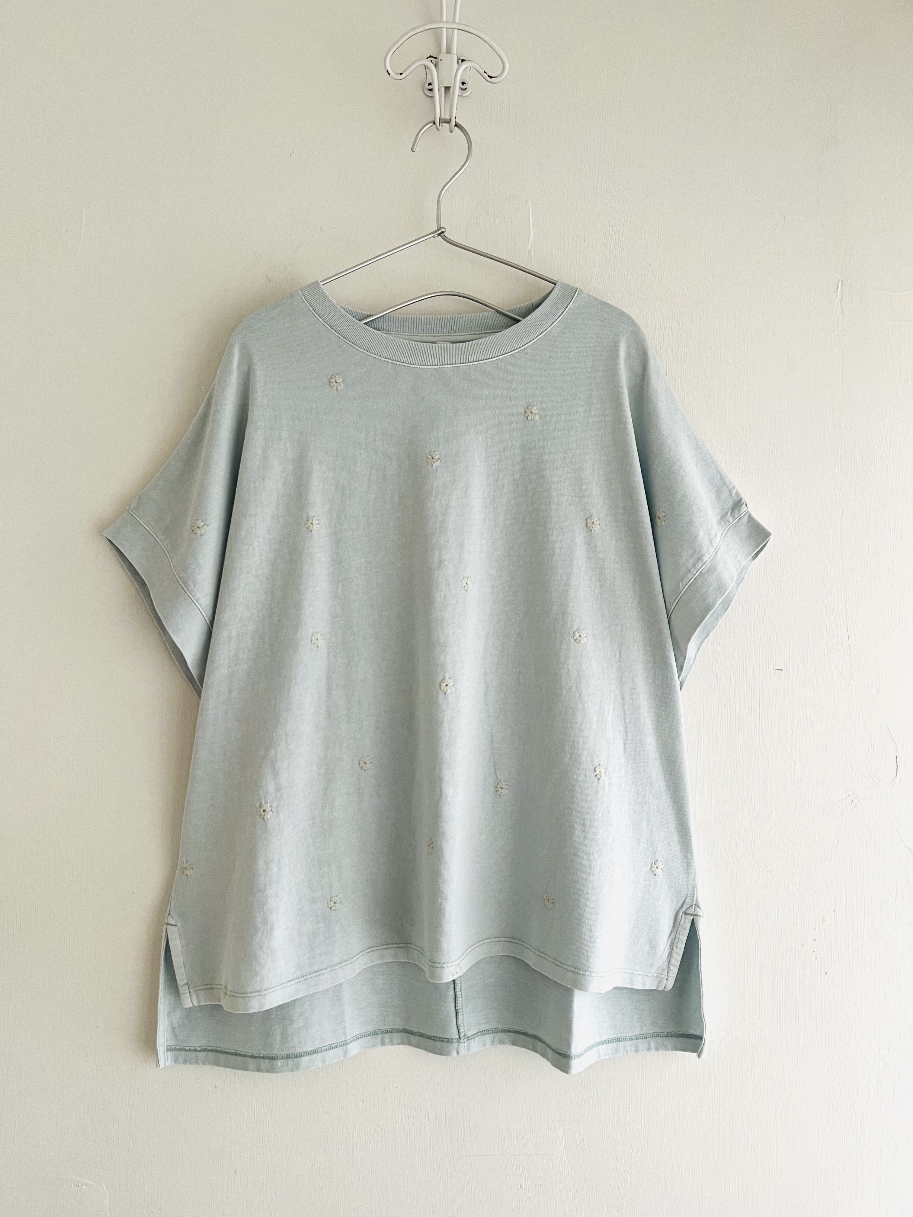 LUPILIEN粉藍色洗水布刺繡花top