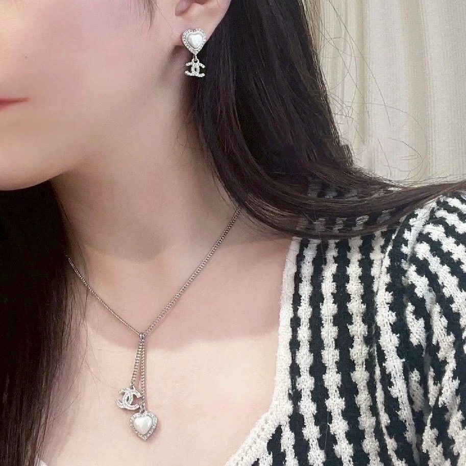 18k23b”白金鑽雙c白貝愛心雙墜項鍊/高奢定製