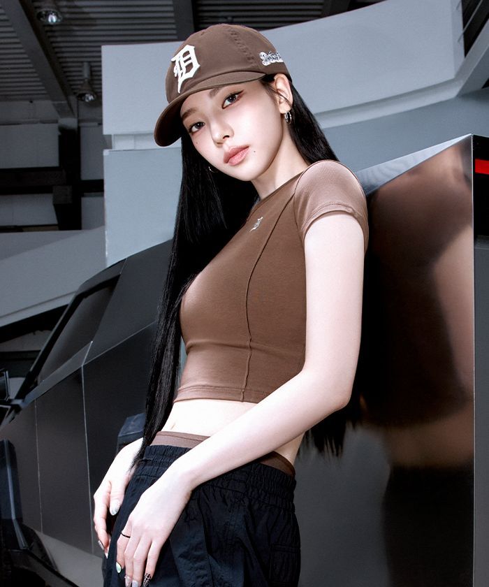 MLB 女款修身短版短袖T恤 Karina同款 BOS 3FTSB1163-43BRN