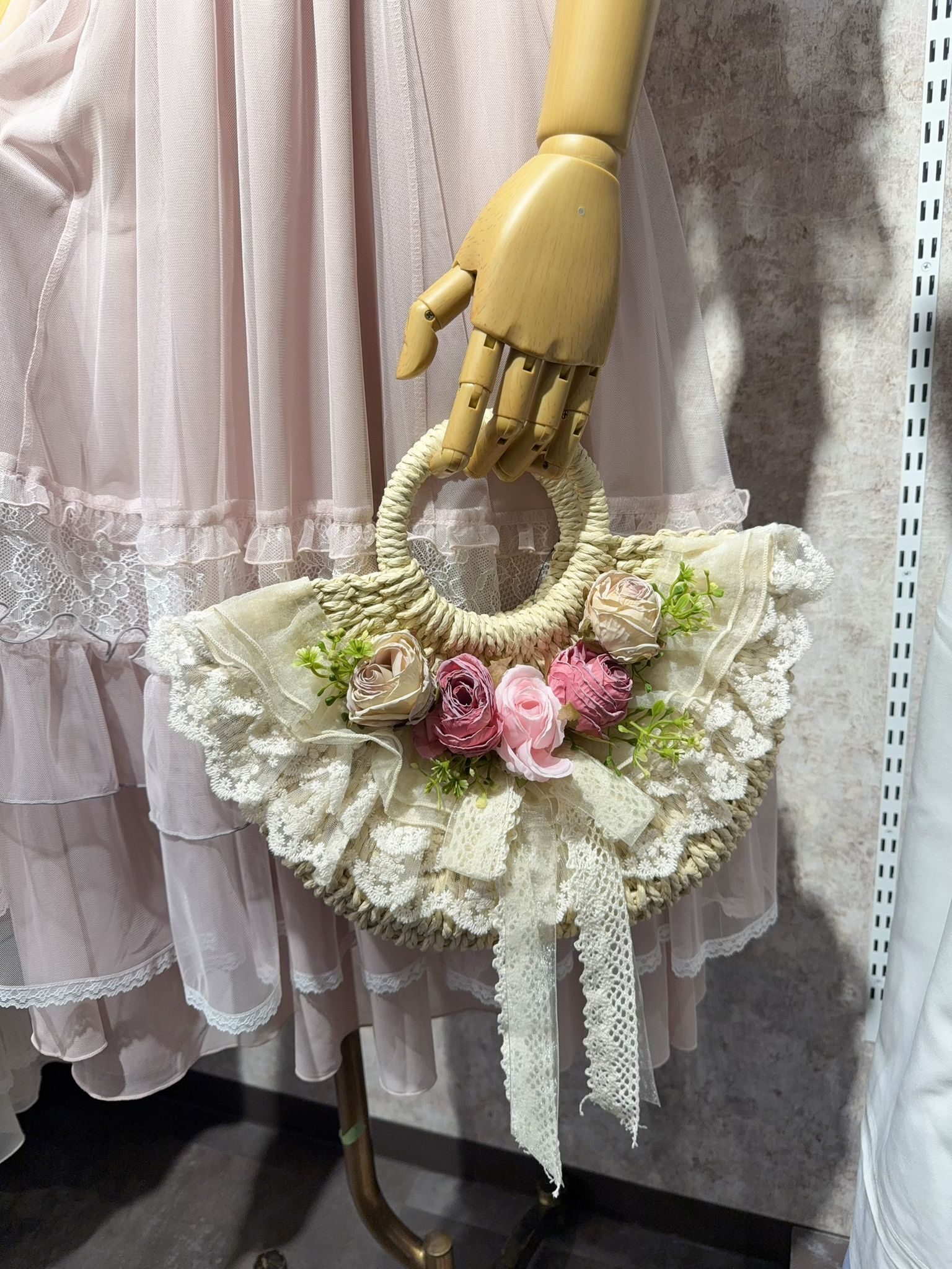 AX46 藤袋花花lace 頂位闊13高8 $629