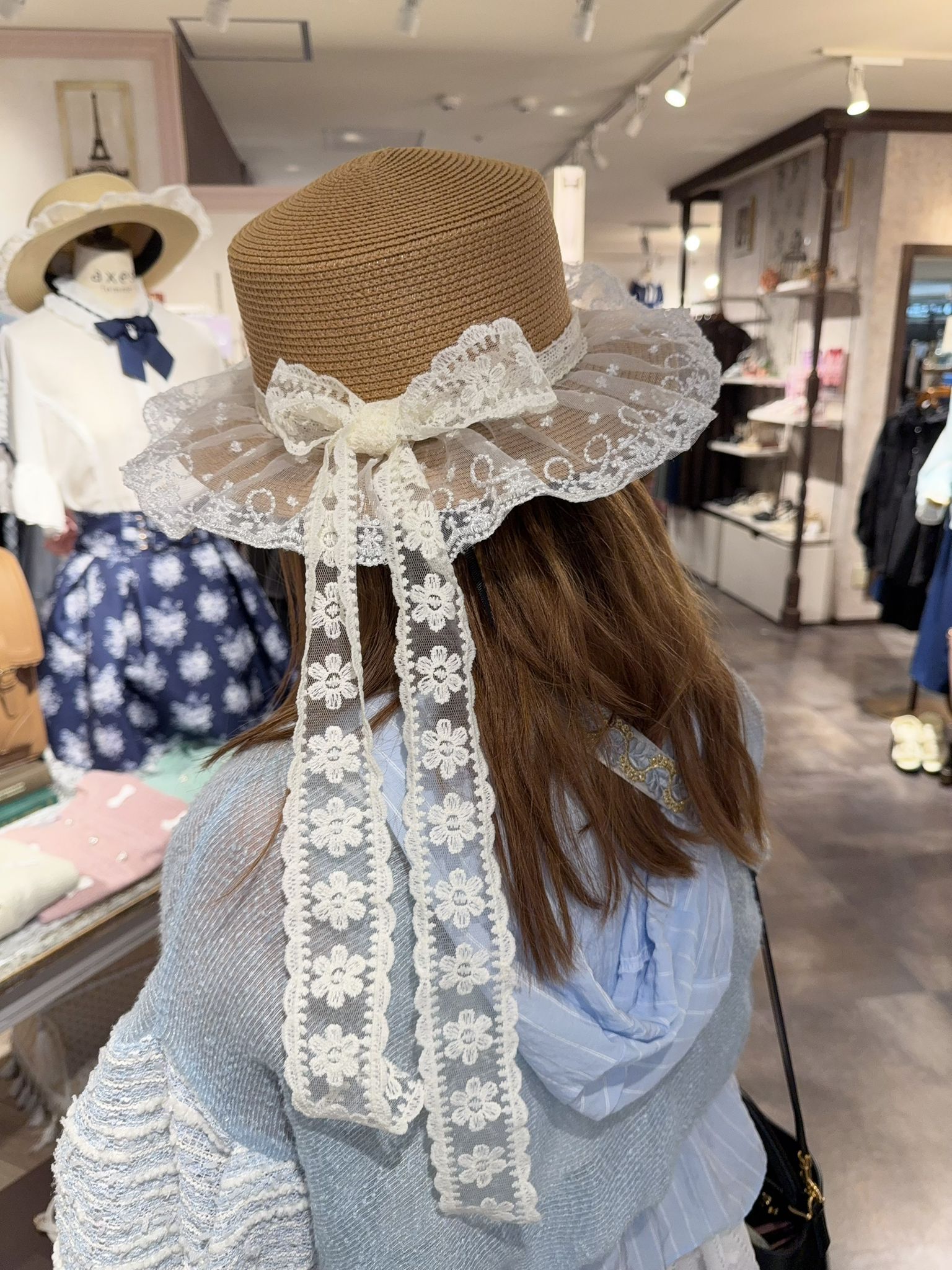 AX59 Lace 帽 $319