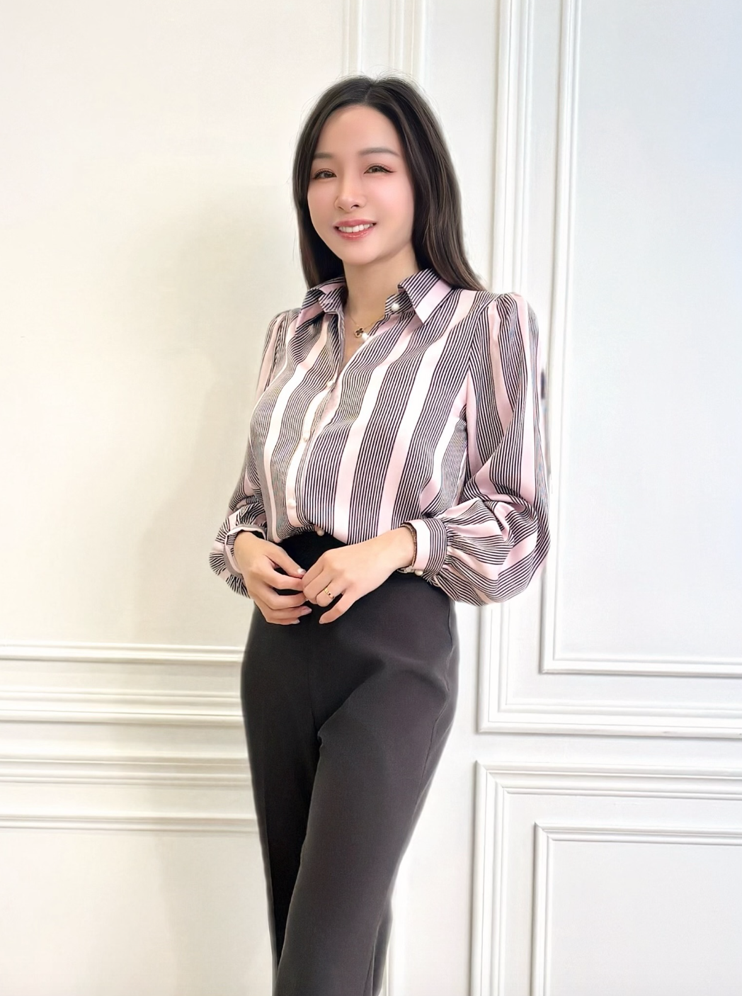 優雅粉色直條紋翻領襯衫