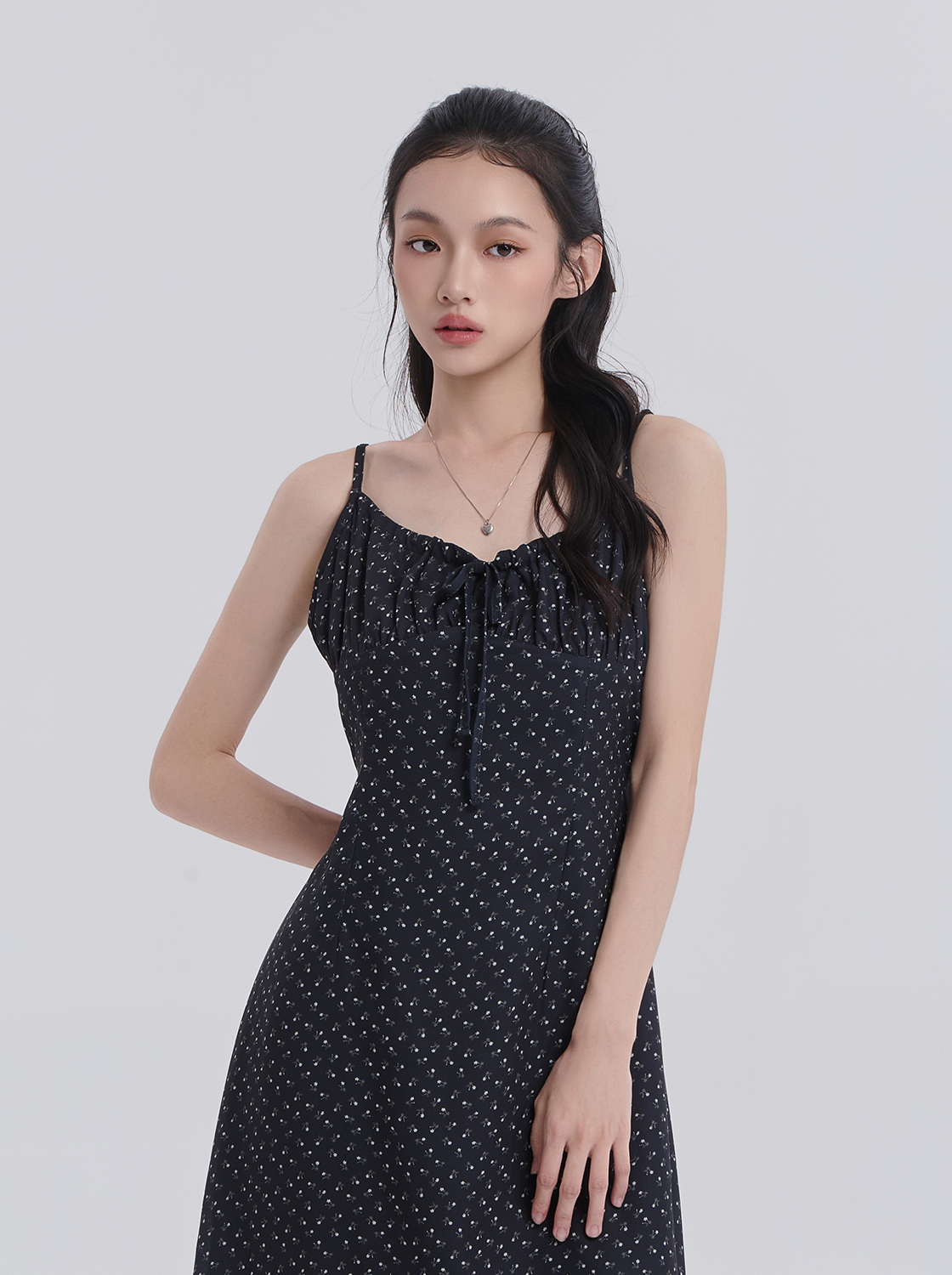 細肩碎花綁帶長洋裝