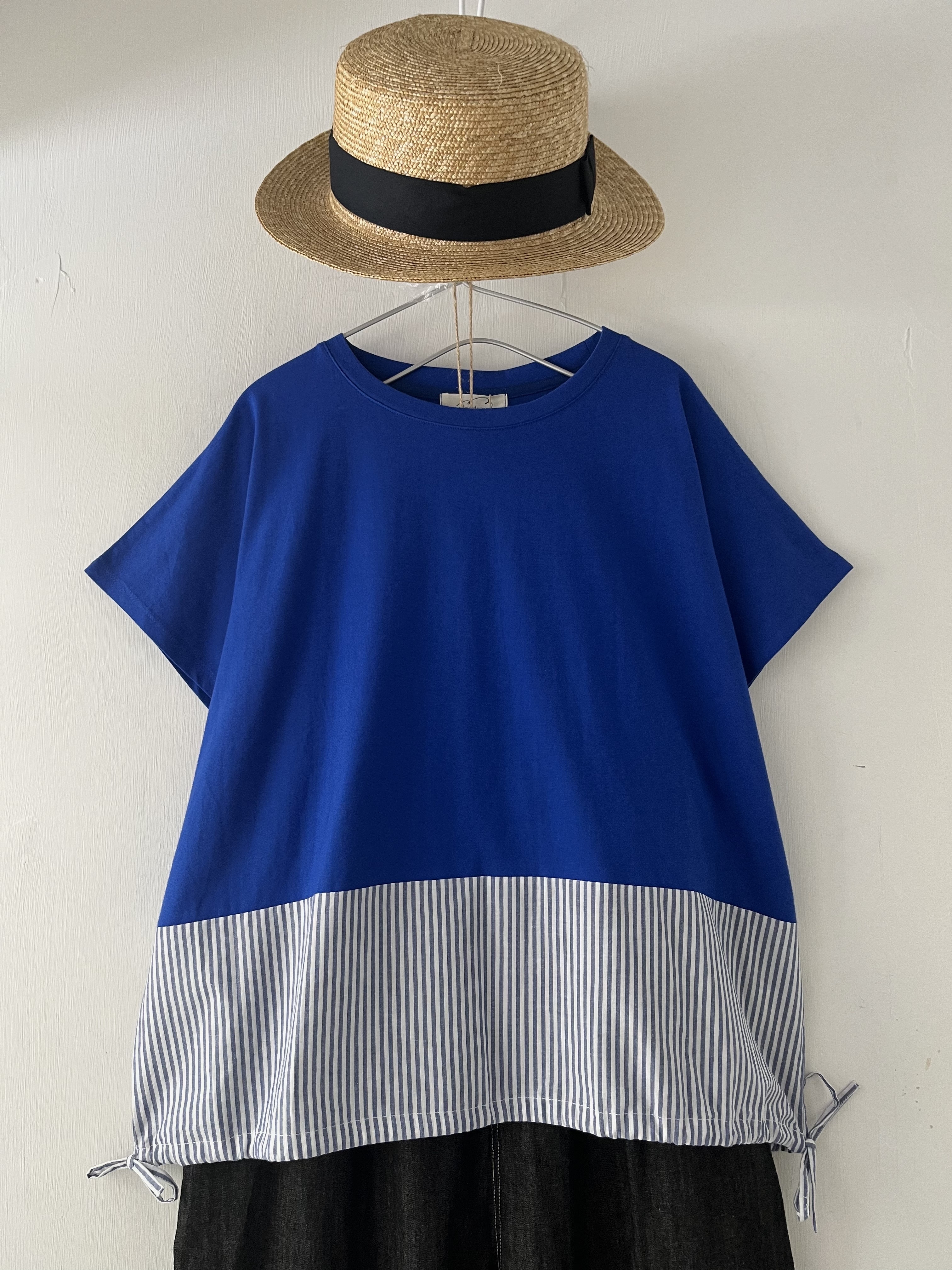 Cloud nine 藍色拼條子圓領top