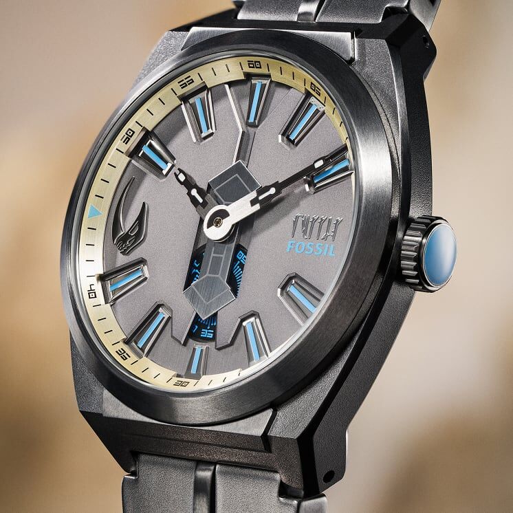 Watch left