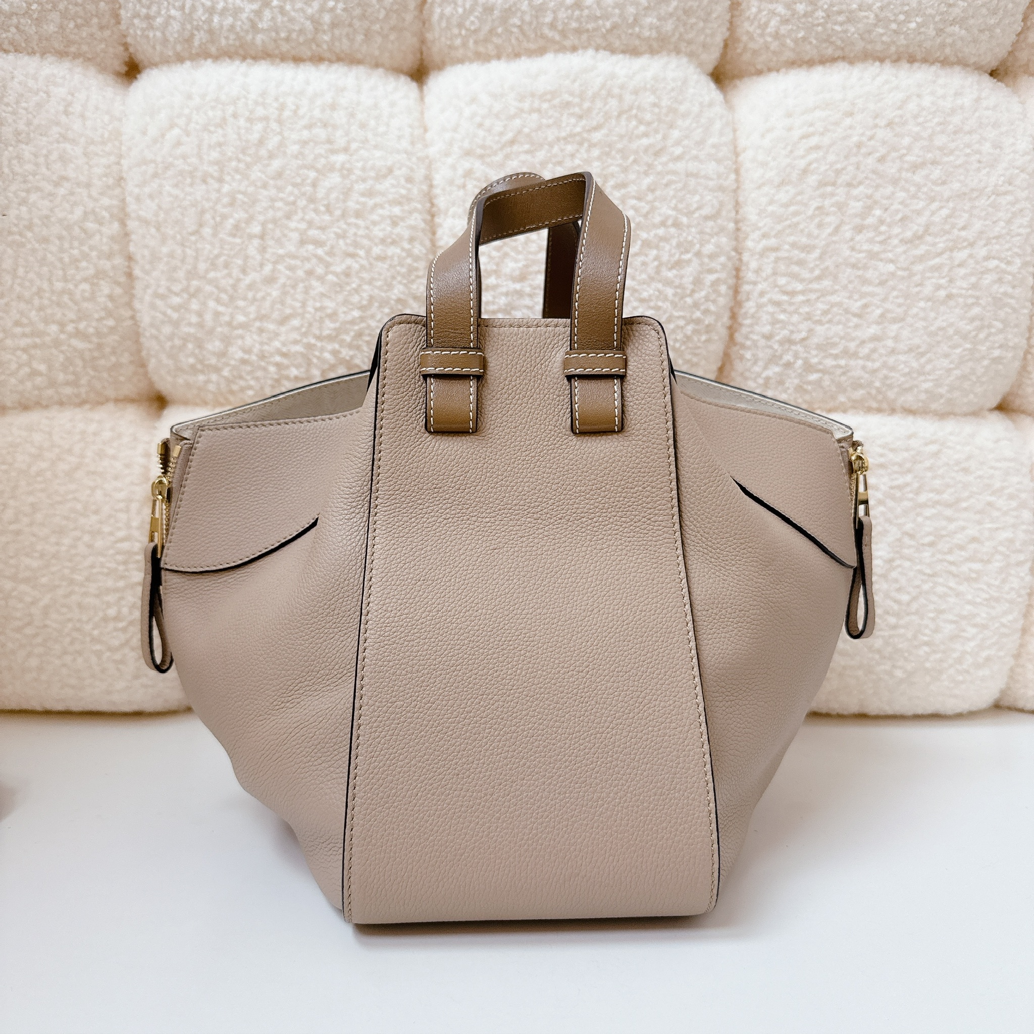 LOEWE Hammock Bag- Sand / GHW