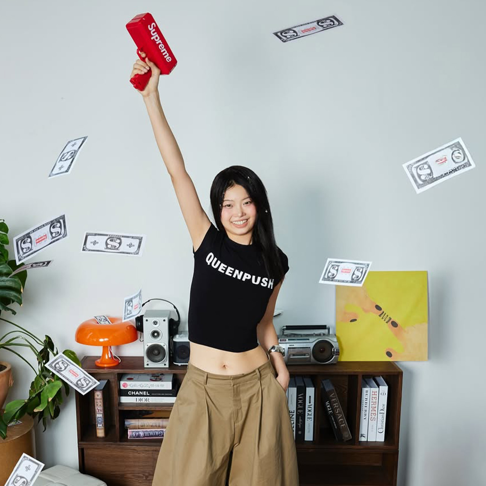 PUSH PUSH QUEENPUSH BABY TEE 變形 立體字 短T 合身 短版 上衣