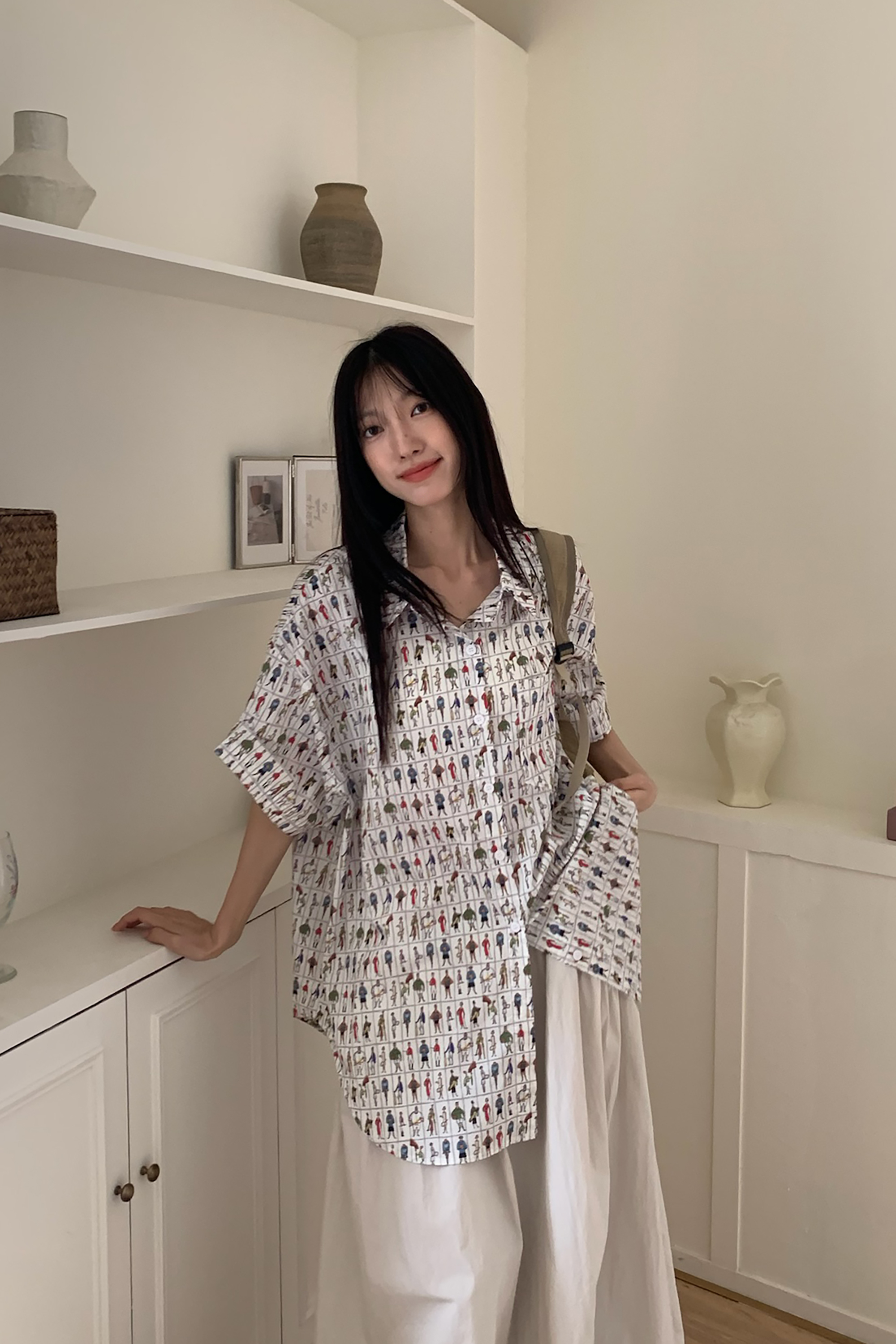 插畫小人物滿版短襯 白色