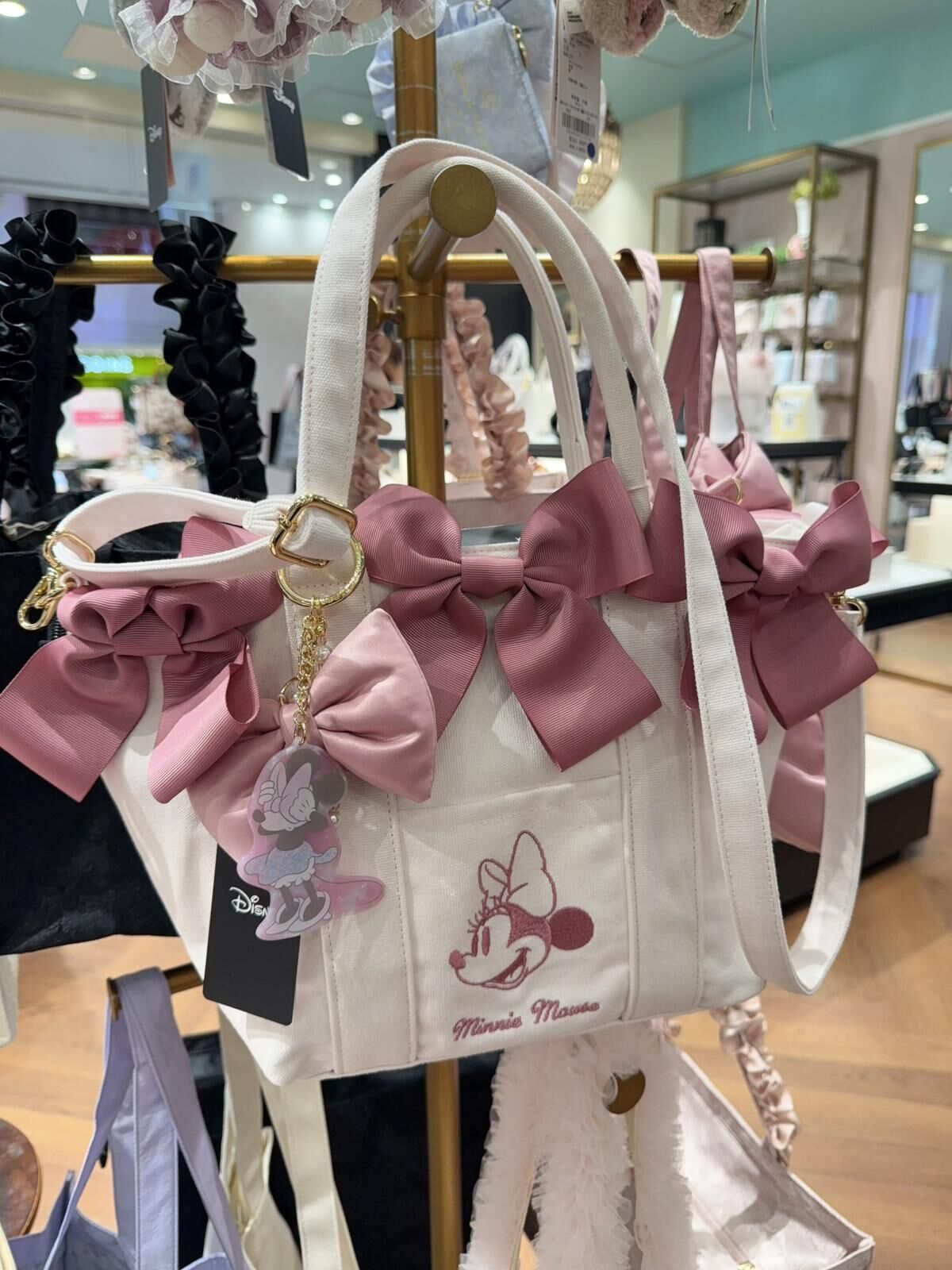 MF12 米妮袋 不連蝴蝶米妮鎖匙扣 闊15高9  $619 鎖匙扣$299