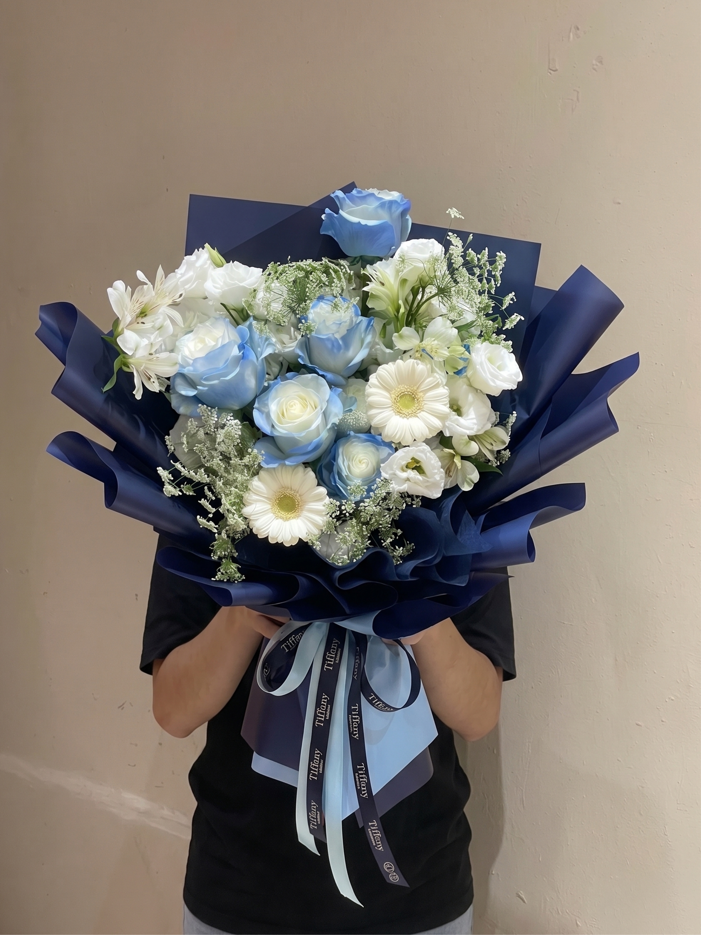 Stylish Rose Bouquet /L /blue colors