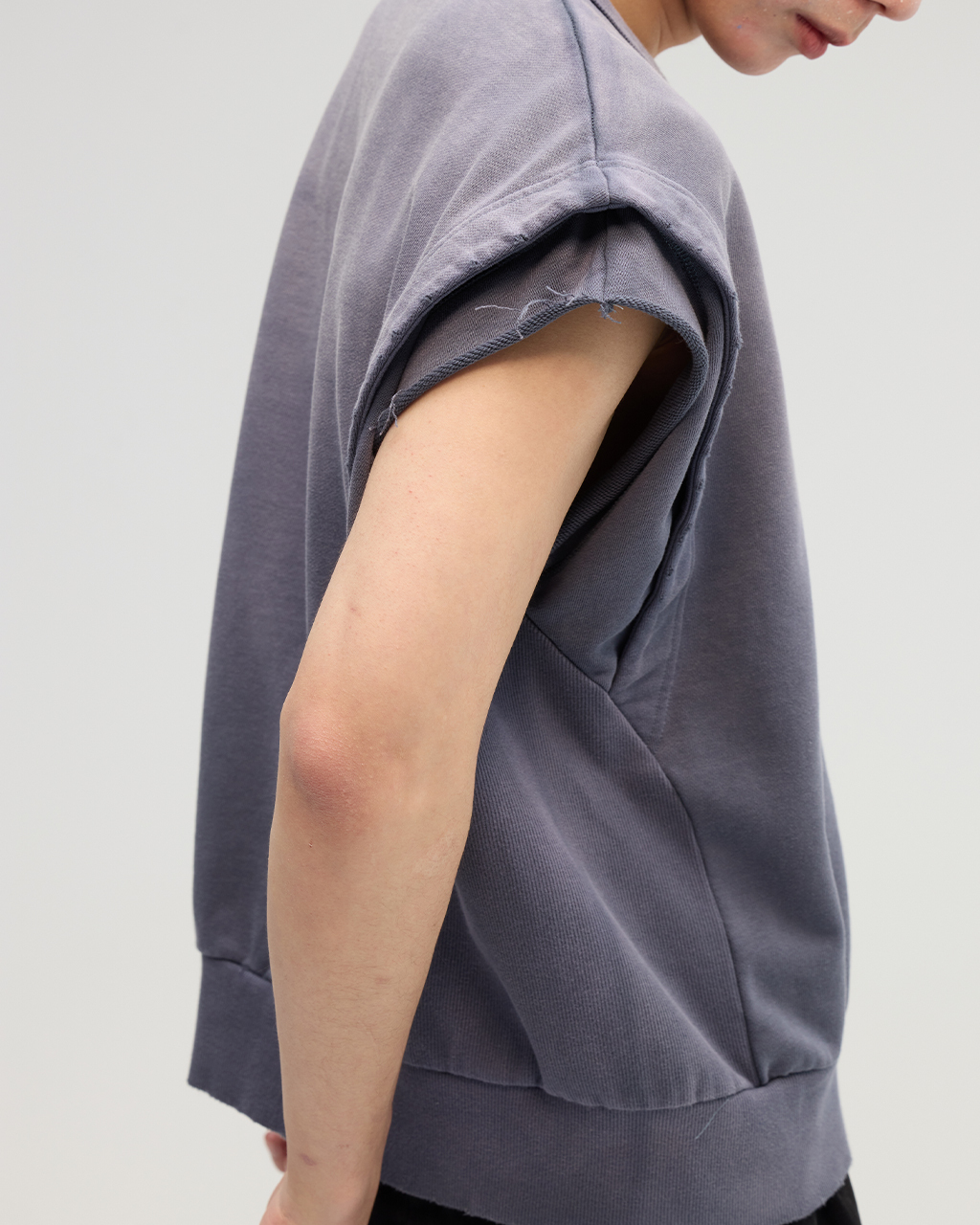 Vacant｜ES0178 - Washed No-Sleeve Sweatshirt (Navy)