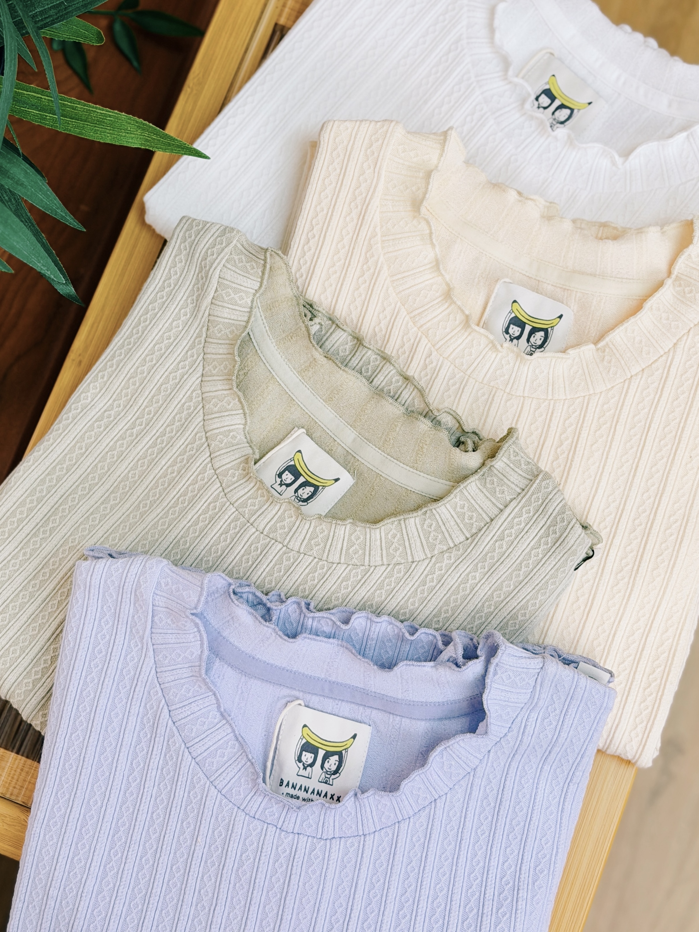 四色 / 柔彈小麻花滾邊短袖上衣 / Supple Contrast Trim Mini Cable Knit Top