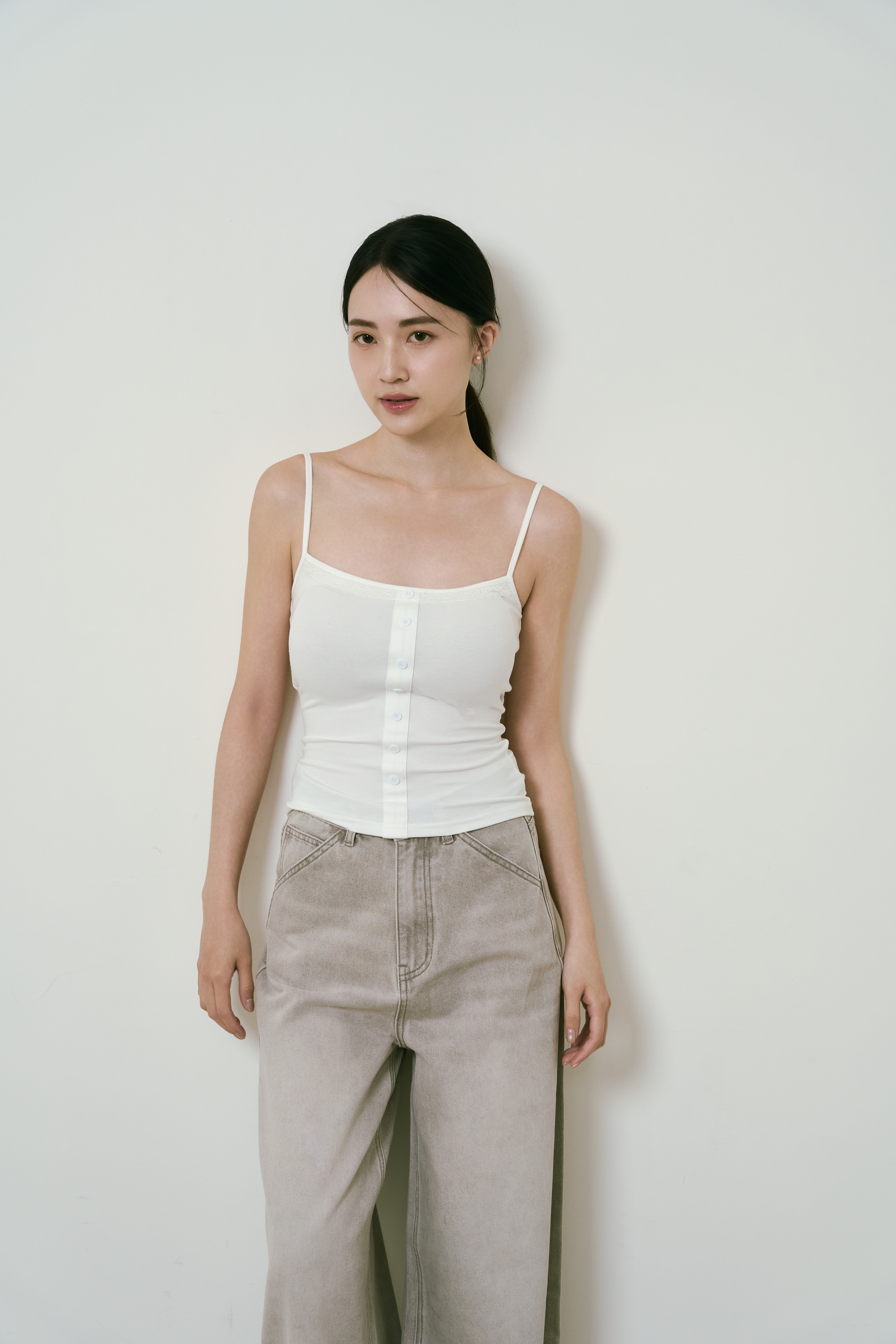 Gmade/蕾絲拼邊細肩排釦背心Bra Top-白【預購】