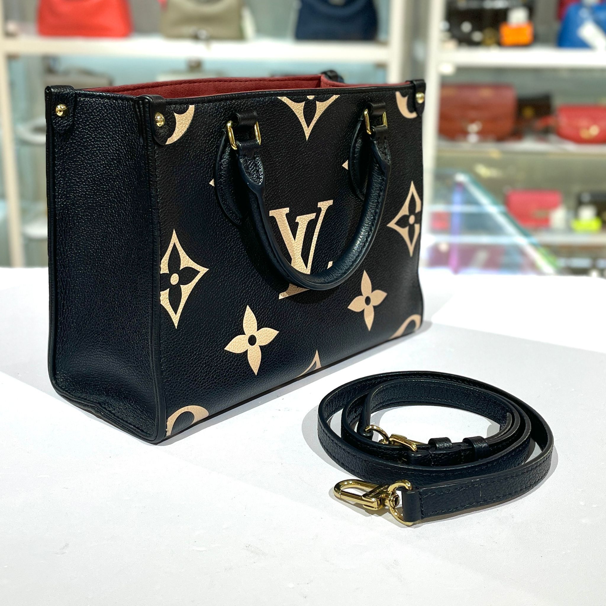 95%NEW二手LV M45659 ON THE GO MONOGRAM 黑色拼米白色小號 #香榭站正品