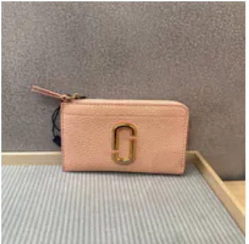 [S] MARC JACOBS ROSE 2F5SMP067S01-624 THE PEBBLE J MARC TOP ZIP MULTI WALLET, 196611776554 (SMJ693)