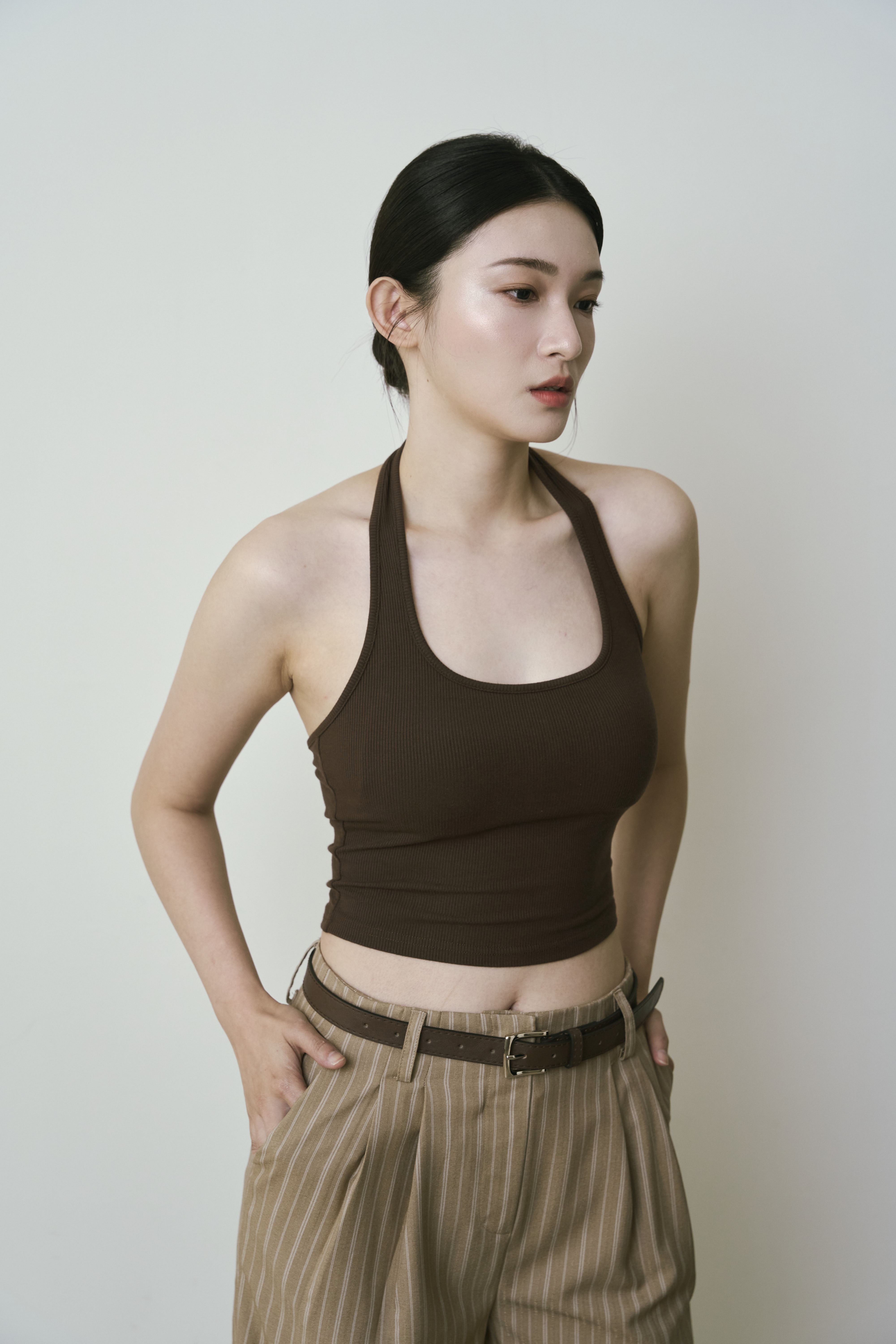 Gmade/U領繞頸遮副乳露背Bra Top-棕【預購】