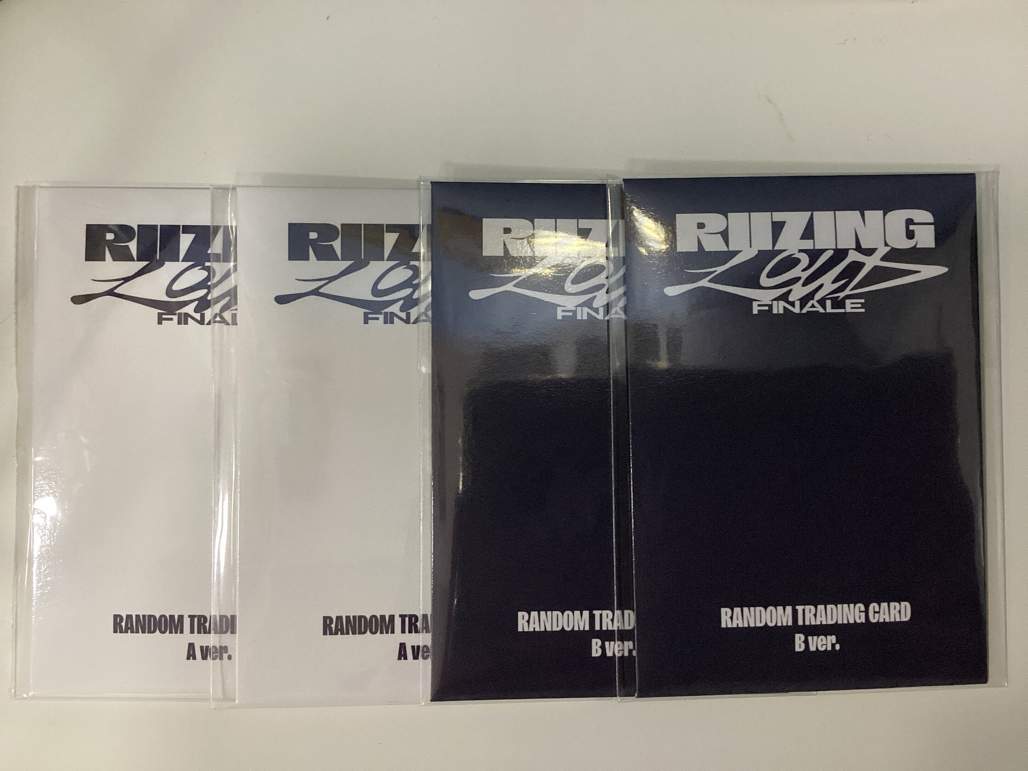RIIZING LOND RANDOMTRADING CARD