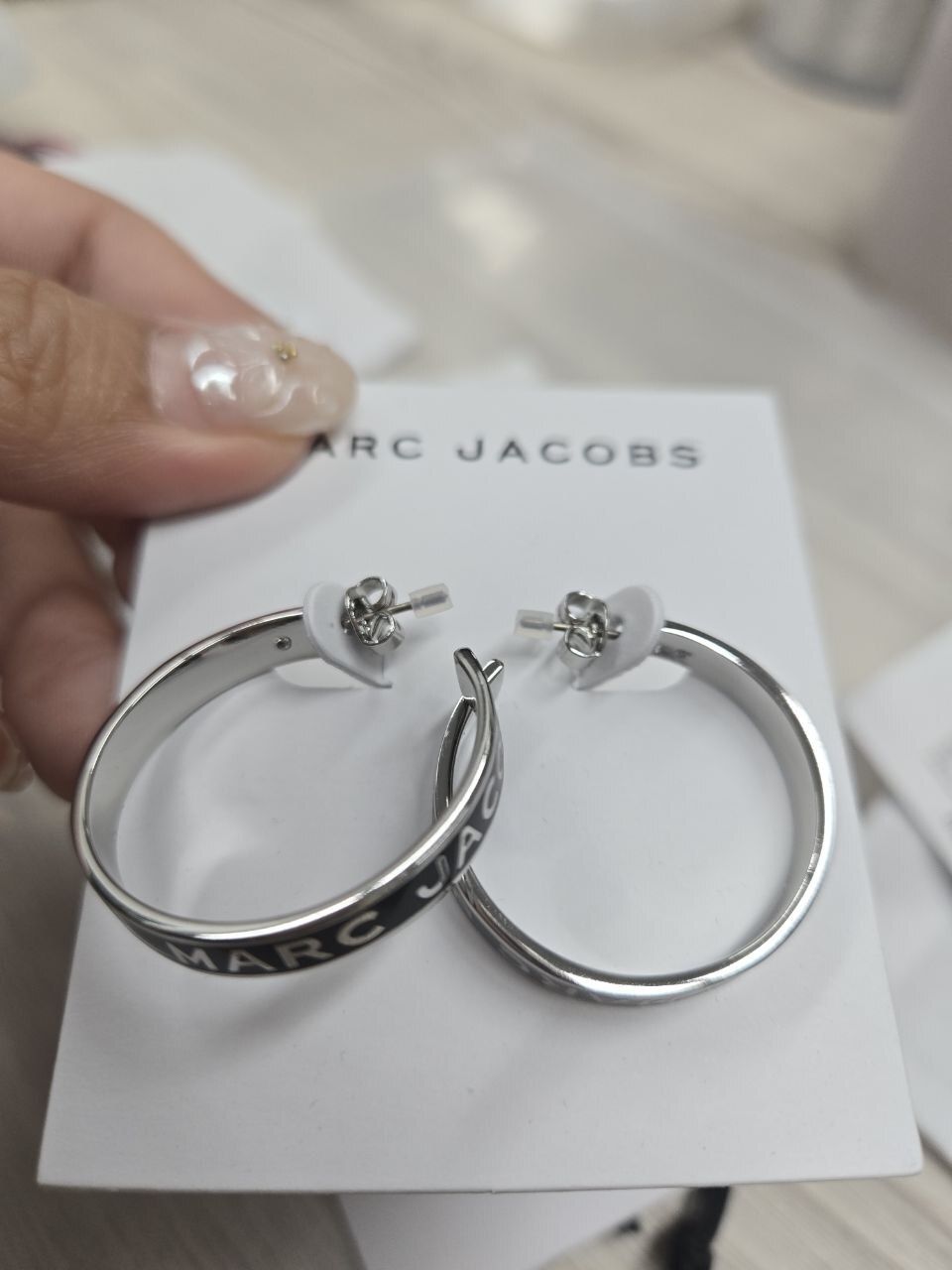 [S] MARC JACOBS SILVER/BLACK 4S6JER001J29-047 HOOP EARRINGS, 196611826655 (SMJ715)