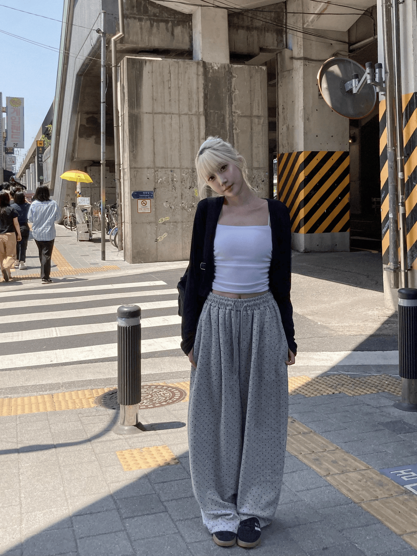 Polka Dots Joggers 〈🇰🇷DAY 1〉