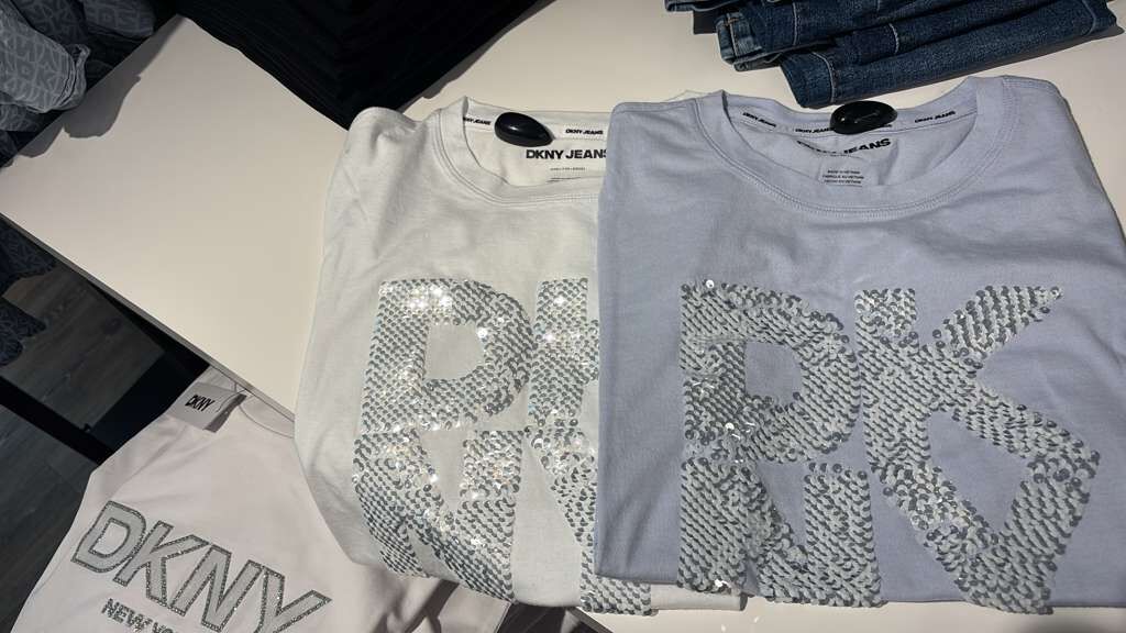 ZR015 DKNY 淨色閃片LOGO圓領短袖TEE