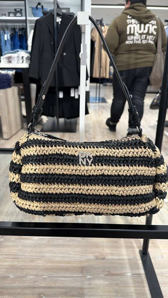 ZR028 DKNY 黑杏相間編織款單肩枕頭包