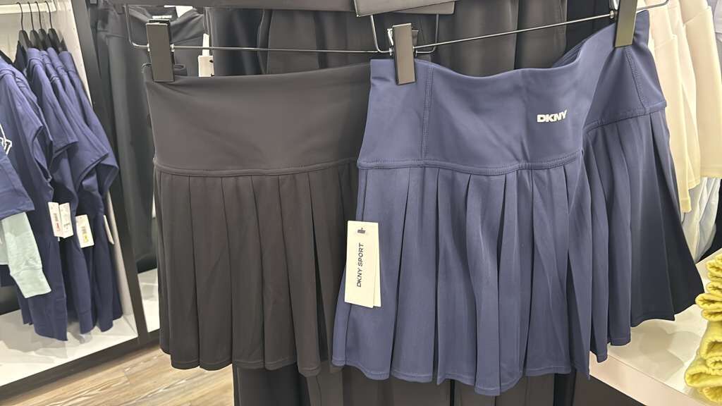 ZR035 DKNY 淨色彈性百摺裙