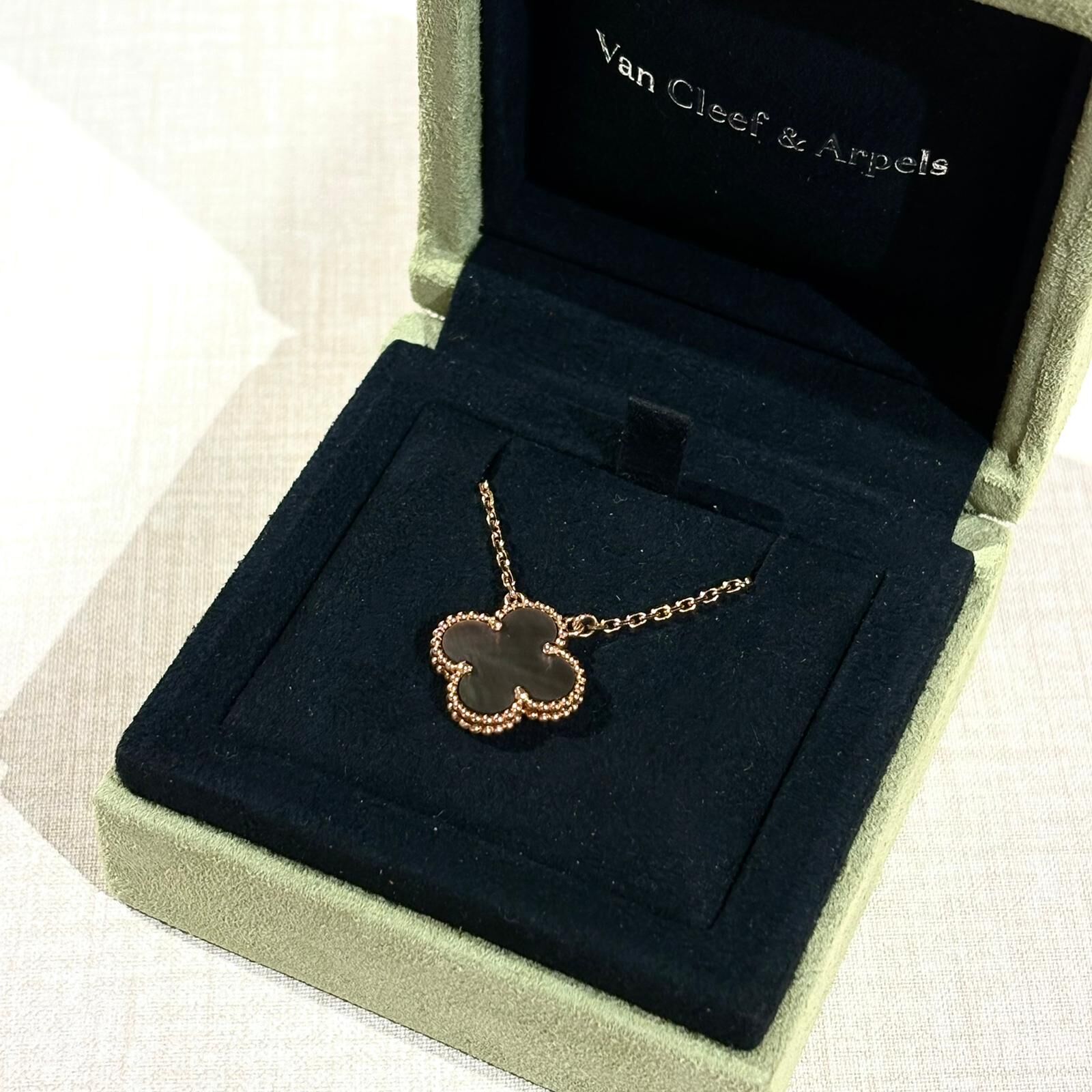 限量版~全新VAN CLEEF &ARPELS頸鏈 #VCA Necklace , ARP4KK00, 玫瑰金/灰貝母 #BRAND NEW #香榭站正品