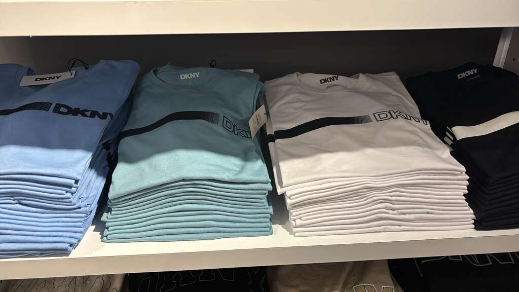 ZR061 DKNY 男士胸前漸層幾何線條印花圓領TEE