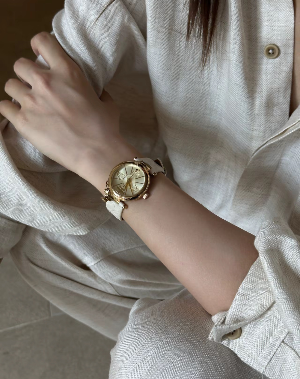 <精選西太后錶款⌚>Vivienne Westwood 土星吊墜時尚腕錶