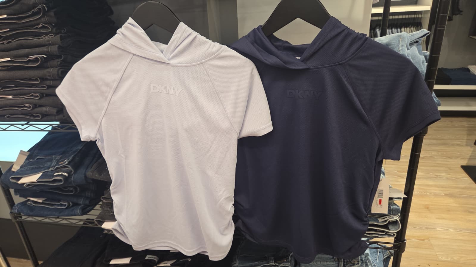 ZR037 DKNY 淺藍色短袖連帽短上衣